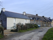 Alignement de cinq maisons, la Pourchassais (Pipriac)