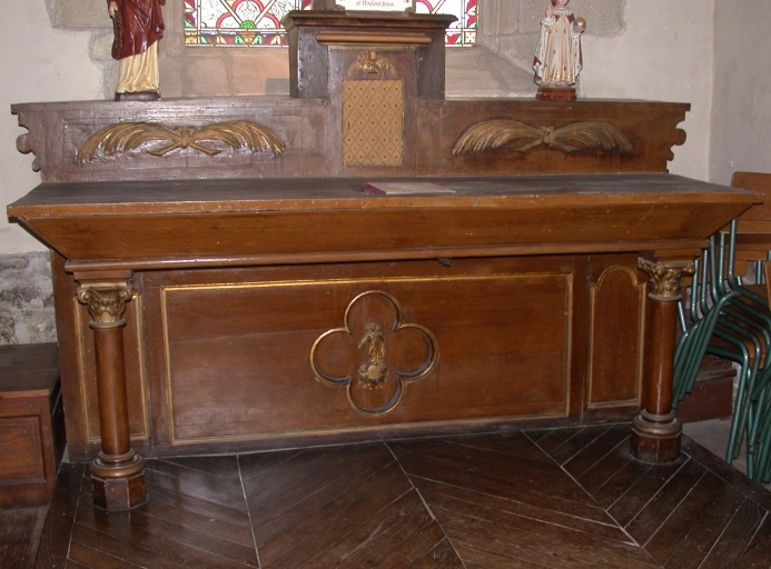 Ensemble de l'autel de saint Joseph : autel, tabernacle, gradin d'autel, degré d'autel