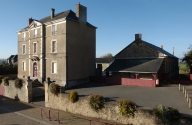 Mairie-école, actuellement école dite Jacques Prévert, 30bis rue des Tisserands (Bais)