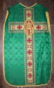 Ornement vert 2 : chasuble, étole, manipule, voile de calice et bourse de corporal