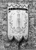 Bannière (2), chapelle Notre-Dame-de-Carmes (Neulliac)