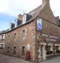 Maison, actuellement hôtel de voyageurs, place du Bourg (île de Bréhat)