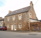 Maison, 12 rue des Écoles (Plouguiel)