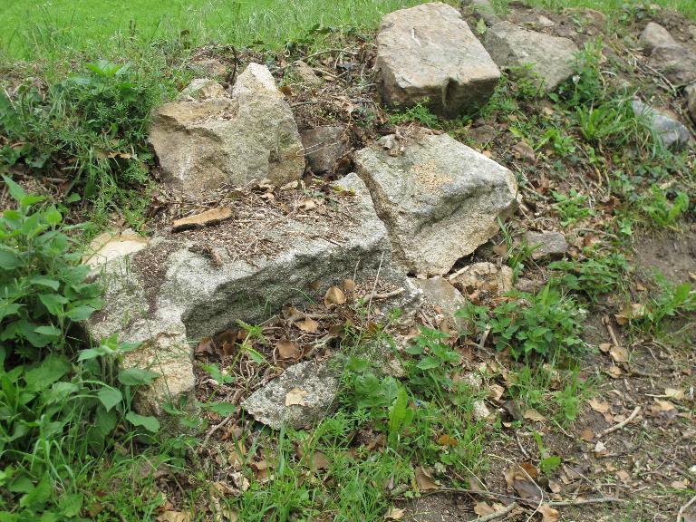 L'enclos paroissial de l'église Saint-Lunaire, Le vieux bourg (Saint-Lormel)