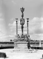 Calvaire, cimetière (Laz)