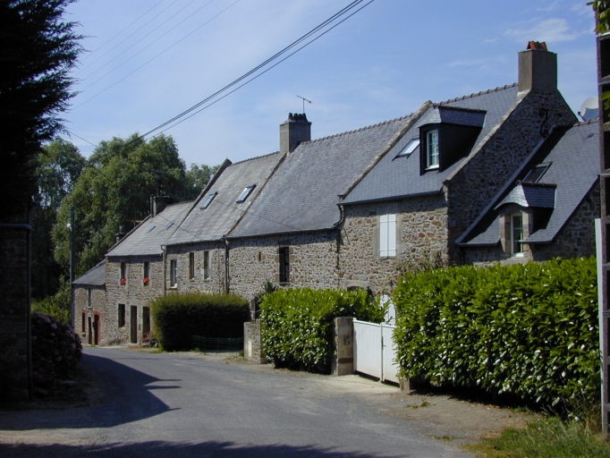 Alignement de maisons, le Petit Veaupiard (Saint-Briac-sur-Mer)