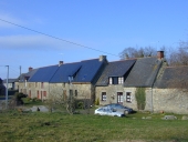 Les logis, fermes et maisons en alignement sur la commune de Saint-Léger-des-Prés