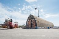 Dom-bunker Est dit "T5" puis entrepôt, aire de réparation navale, port de pêche de Keroman (Lorient)