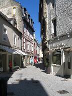Rue des Vierges, anciennement rue au Parisi, puis rue du Rempart (Vannes)