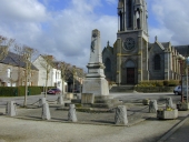 Monument aux morts, rue Abbé Chapdeleine ; rue Tony Le Montréer (Meillac)