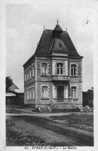 Mairie et justice de paix, 12 rue de la Mairie (Evran)