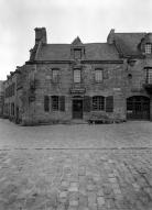 Maison, place de l'Eglise (Locronan)