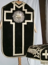 Ornement noir 5 : chasuble, étole, manipule, voile de calice