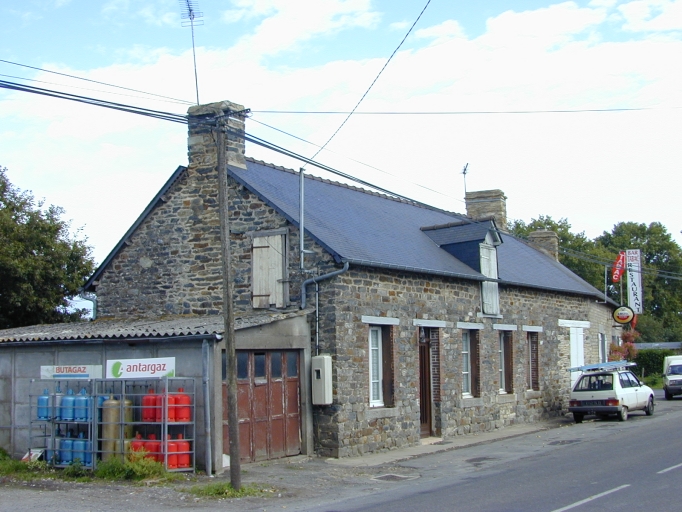 Alignement de deux maisons, le Haut de la Lande (La Bouëxière)