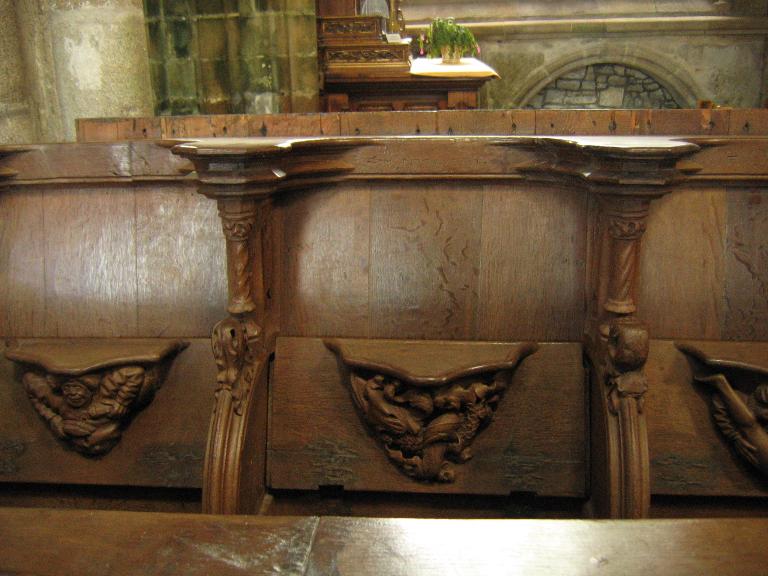 Cathédrale Saint-Tugdual : stalle 06