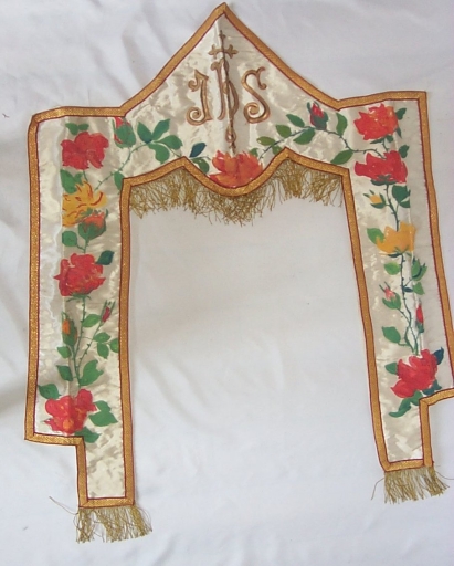 Conopée, tour d'autel