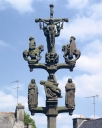 Calvaire, place de l'église (Lopérec)