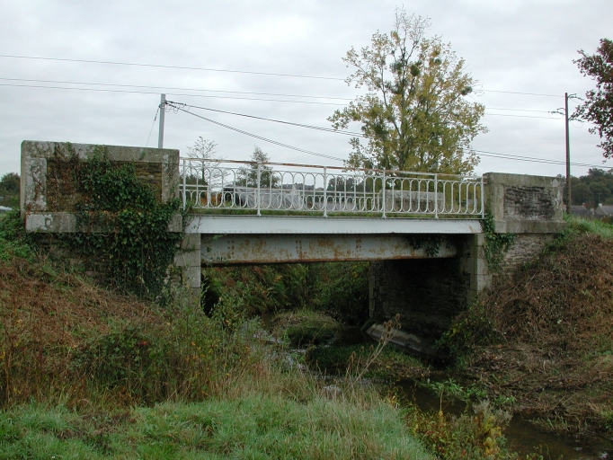 Pont routier, la Hoquinais (Guipry fusionnée en Guipry-Messac en 2016)