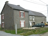 Alignement de maisons, les Bois (Trévérien)