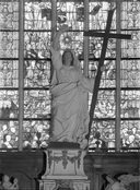 Statue, suspension eucharistique : la Foi, ancienne collégiale, actuellement église Sainte-Marie-Madeleine (Champeaux)