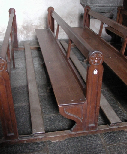 Ensemble de 47 bancs de fidèle (Saint-Pierre-de-Plesguen fusionnée en Mesnil-Roc'h en 2019)