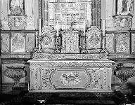 Ensemble du maître-autel : autel, tabernacle, 2 gradins d'autel, église paroissiale Sainte-Édiltrude (Tréflez)