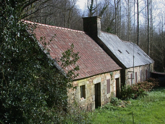 Moulin, chemin de l'Etang au Moulin d'en-haut (Trévou-Tréguignec)