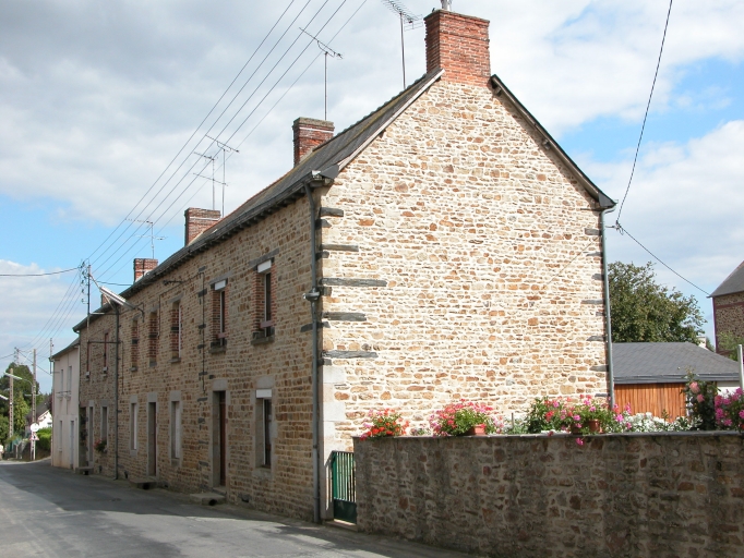 Alignement de maisons, 16-18-20 rue du Docteur Lebreton (Bais)