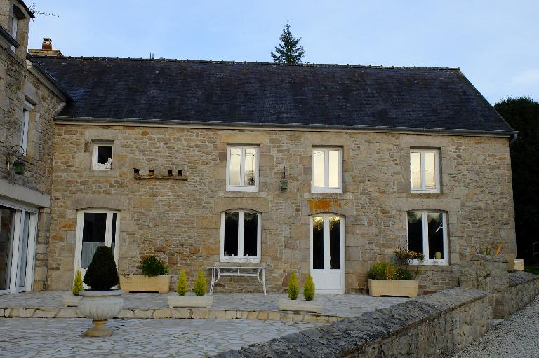 Les pigeonniers en façade (Vildé-Guingalan)