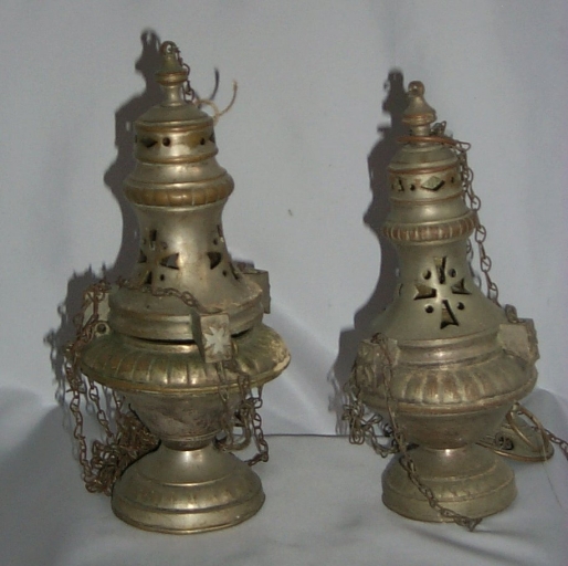 Ensemble de 2 encensoirs