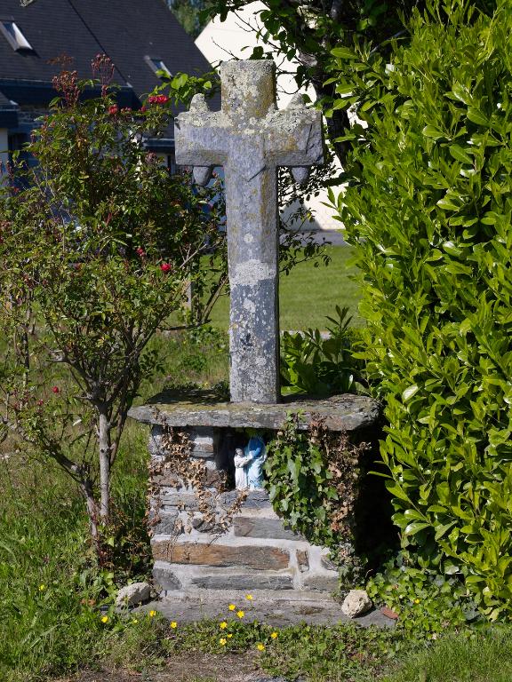 Croix de chemin, dite Croix du Pont-Ivy, 9 rue Anne de Bretagne (Saint-Martin-sur-Oust)