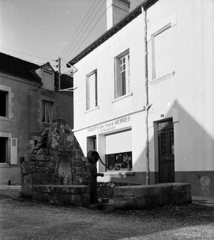 Fontaine de dévotion Notre-Dame-de-la-Fosse (Guémené-sur-Scorff)