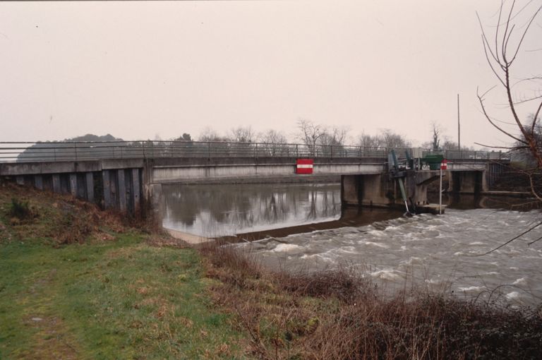Barrage et canal latéral de la Potinais (Bains-sur-Oust)