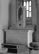 Autel, niche, gradins d'autel (2), (autel secondaire, autel tombeau) : de la Vierge, chapelle Saint-Samson (Neulliac)