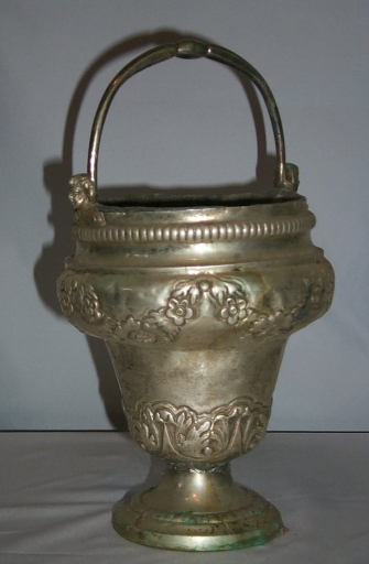 Seau à eau bénite 1