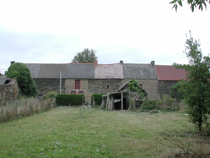 Alignement de maisons 1, Fouy (Sainte-Marie)