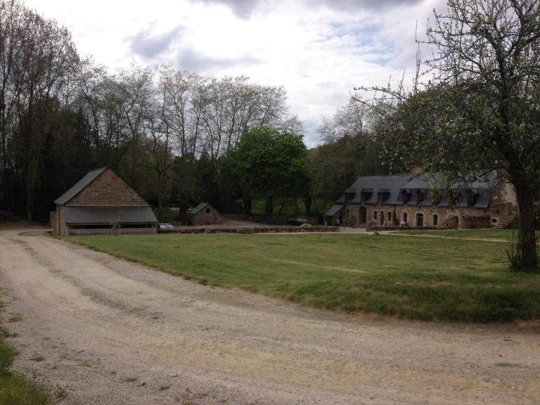 Abbaye, Saint-Aubin-des-Bois (Plédéliac)