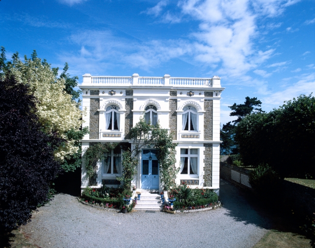 Maison de villégiature balnéaire dite villa Roselys, 36 avenue Bruzzo (Dinard)