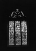 Verrières (3) (verrière figurée) : Résurrection, Saint Louis rend la justice sous un chêne, Jésus bénit les enfants (baies 6, 8, 9), église paroissiale Saint-Martin (Balazé)