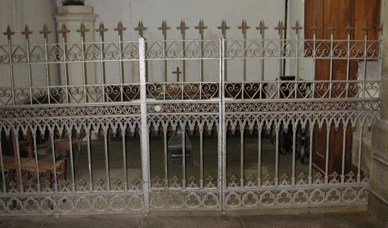 Clôture des fonts baptismaux