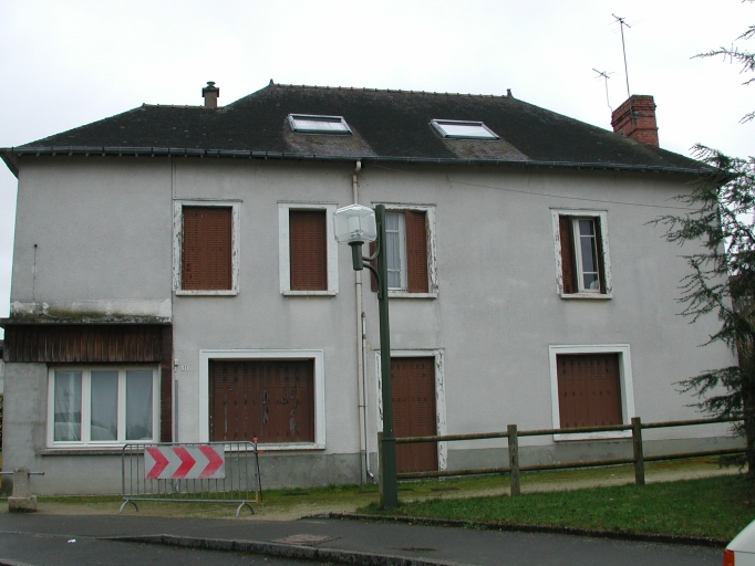 Maison à boutique, 11 contour de l'Eglise (Vezin-le-Coquet)