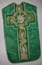 Ornement vert 1 : chasuble, bourse de corporal, étole, manipule (Saint-Pierre-de-Plesguen fusionnée en Mesnil-Roc'h en 2019)