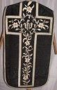 Ornement noir 1 : chasuble, bourse de corporal, étole, manipule, voile de calice