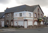 Magasin de commerce, rue des Perdrix ; place de l'Eglise ; rue du Général de Gaulle (Penvénan)