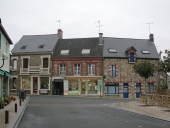 Maison, 2 rue Normand d'Etrelles (Etrelles)