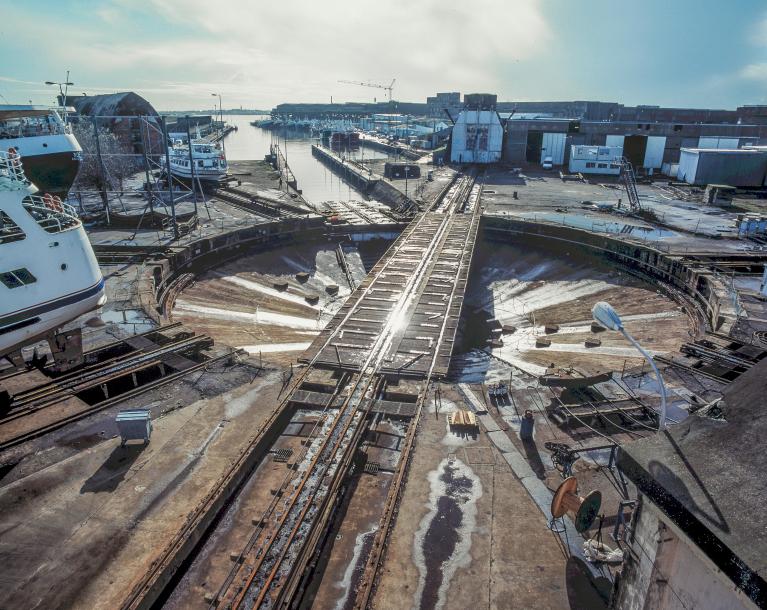 Slipway et cales de construction et de réparation navale, actuellement bassin de décantation, aire de réparation navale (Lorient)