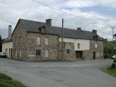 Maison, Neuville, 1 rue de Gilbert (Andouillé-Neuville)