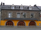 Maisons puis hôtel de voyageurs dit Auberge des voyageurs, 39 rue Nationale (Tinténiac)