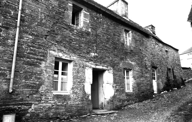 Les maisons et fermes de la commune de Saint-Thois