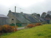 Alignement de logis, le Pré Clos (Saint-Just)